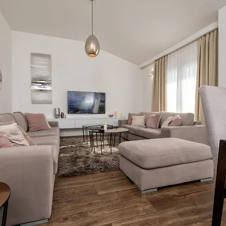 Iva Apartment