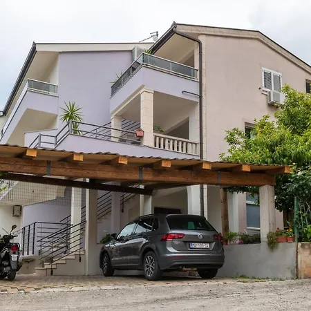 Iva Apartment *