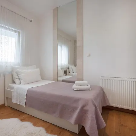 Iva Apartment *