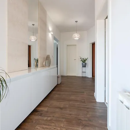 Iva Apartment Makarska