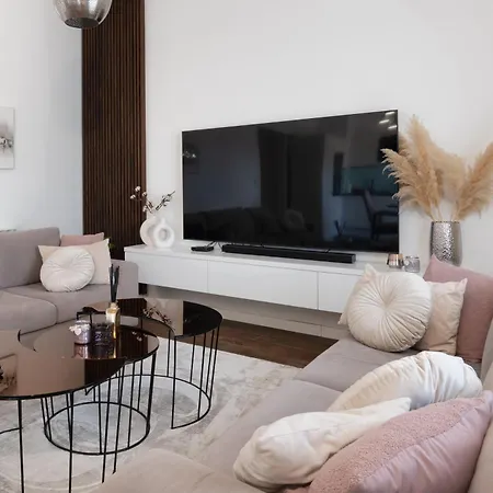 Iva Apartment *