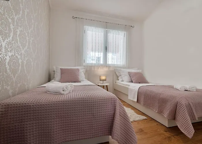 Apartman Iva *
